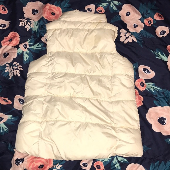 Vest - Picture 2 of 7